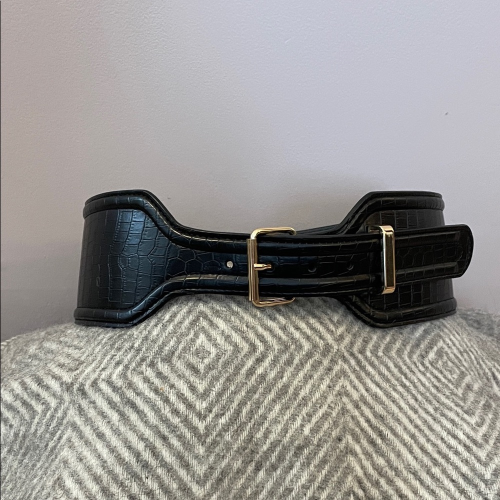 Altuzarra Black Croc-Embossed Leather Waist Belt with Gold Buckle